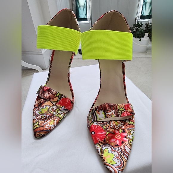 Neo Yellow/Brown Flower Printed Stilletos size 37 - Picture 5 of 7